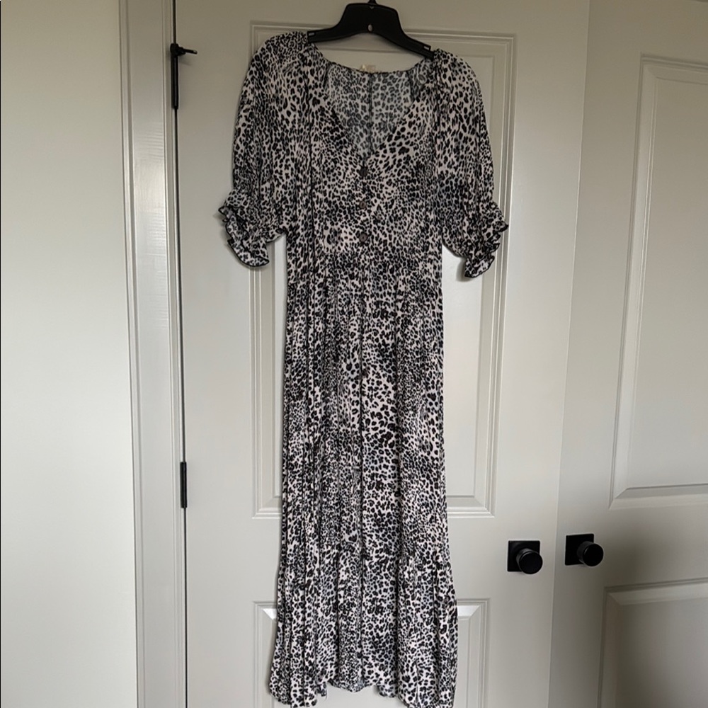 Hem & Thread Black and White Puff Sleeve Sundress